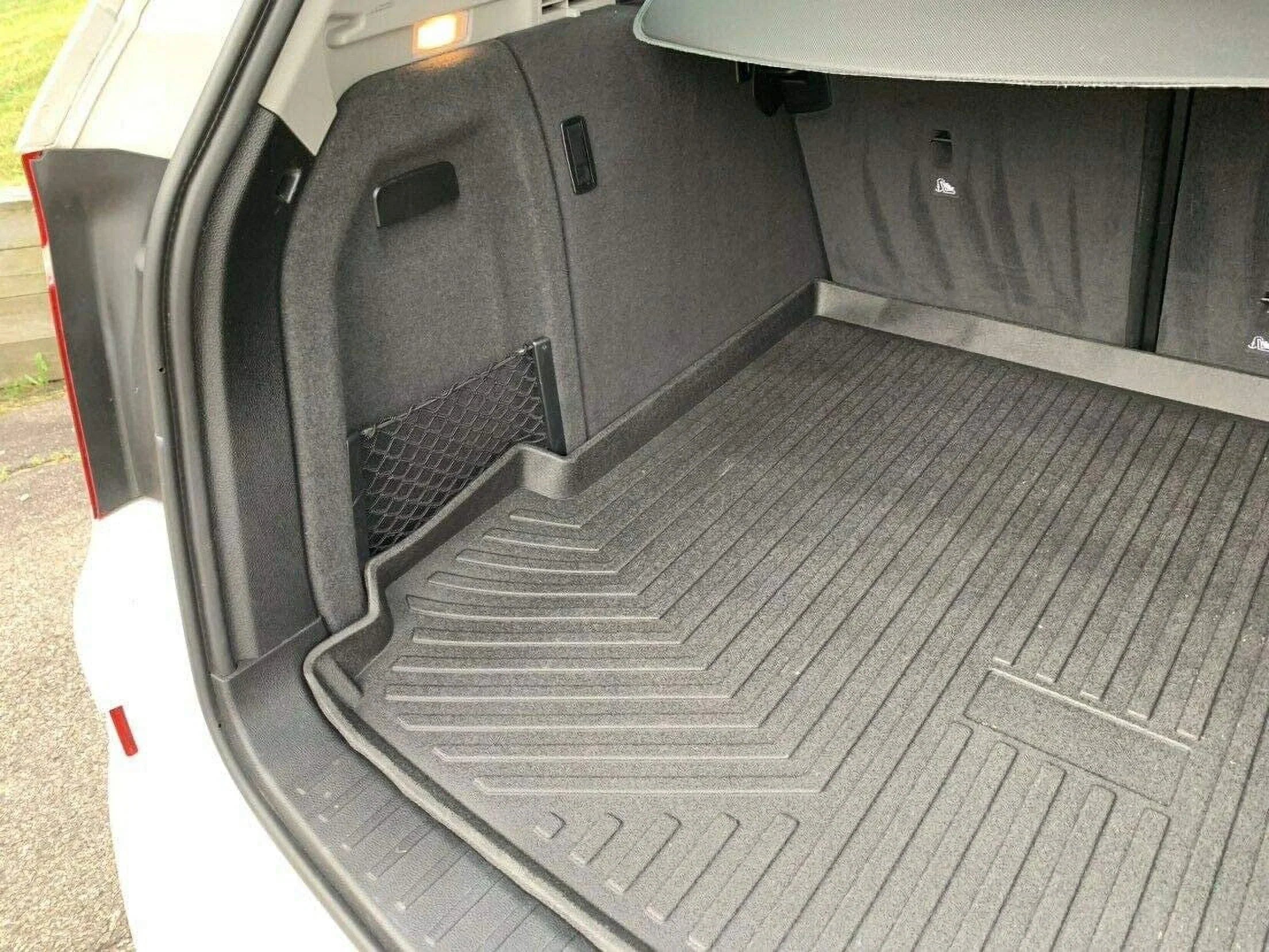 EACCESSORIES EA Cargo Liner – Trunk Mat for BMW X3 2011-2017 – Weather-Resistant Trunk Mats for Cars with Raised Lip – Non-Slip Car Trunk Mat Rubber – Easy to Install – Laser Pre-Cut Design